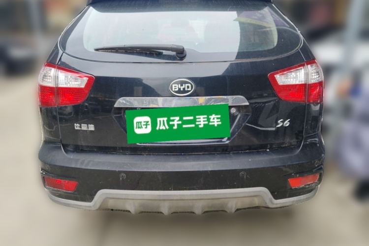 Used BYD S6 2013 Jingyue Edition 2.0L Manual Luxury Model 5 Seats Rear