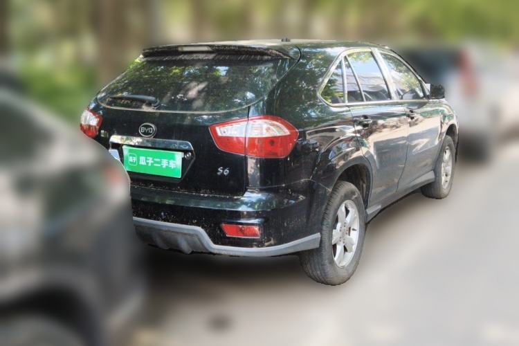 Used BYD S6 2013 Platinum Edition 2.0L Manual Luxury Model Rear