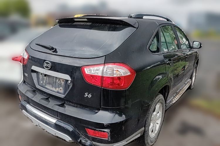 Used BYD S6 2013 Platinum Edition 2.0L Manual Luxury Model Rear Right 45 Deg
