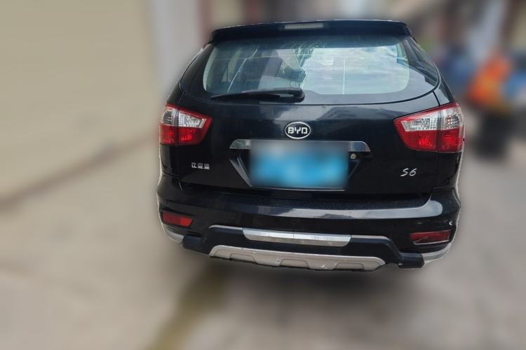 Used BYD S6 2013 Platinum Edition 2.0L Manual Luxury Model Rear