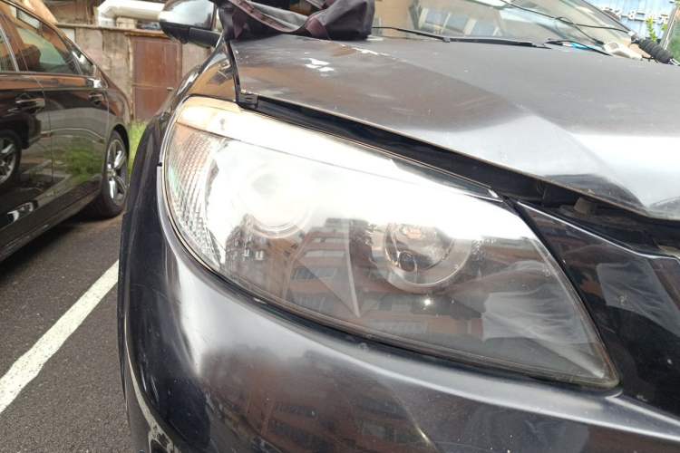 Used BYD S6 2013 Platinum Edition 2.4L Automatic Luxury Model Right Front Headlight