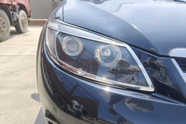 Used BYD S6 2013 Platinum Edition 2.4L Automatic Luxury Model Right Front Headlight