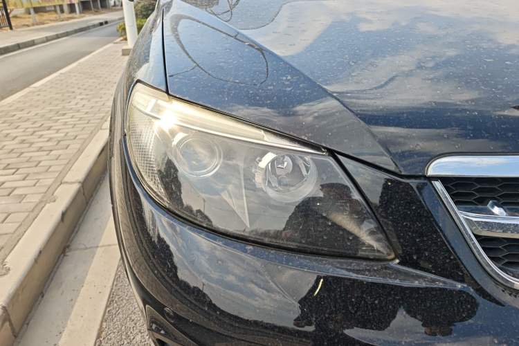 Used BYD S6 2013 Platinum Edition 2.4L Automatic Prestige Model Right Front Headlight