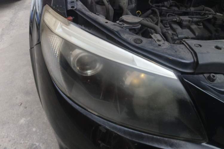 Used BYD S6 2013 Jingyue Edition 2.0L Manual Luxury Model 5 Seats Right Front Headlight