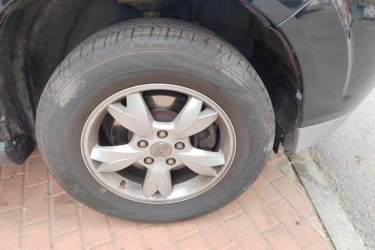 Used BYD S6 2013 Jingyue Edition 2.0L Manual Luxury Model 5 Seats Right Front Wheel Hub