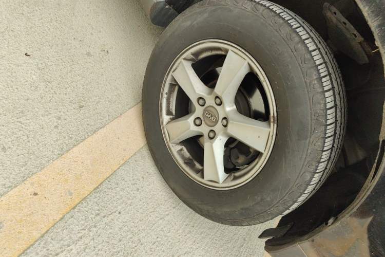 Used BYD S6 2013 Platinum Edition 2.0L Manual Elite Model Right Front Wheel Hub