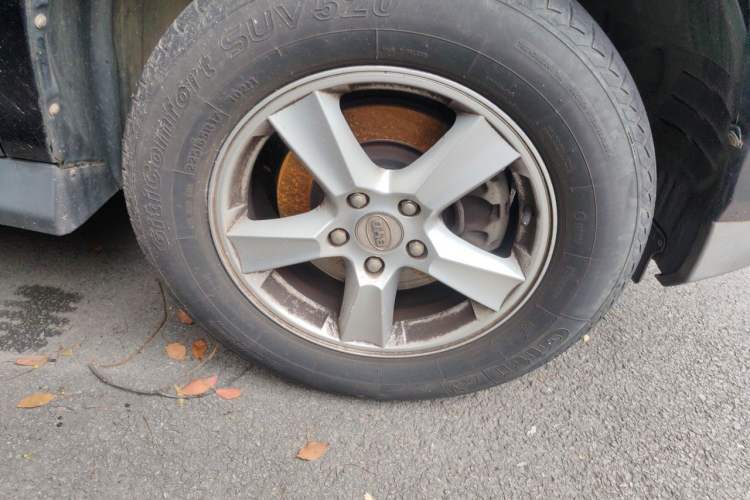Used BYD S6 2013 Platinum Edition 2.0L Manual Luxury Model Right Front Wheel Hub