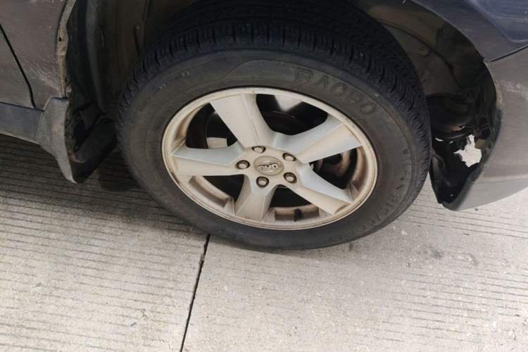 Used BYD S6 2013 Jingyue Edition 2.0L Manual Luxury Model 5 Seats Right Front Wheel Hub
