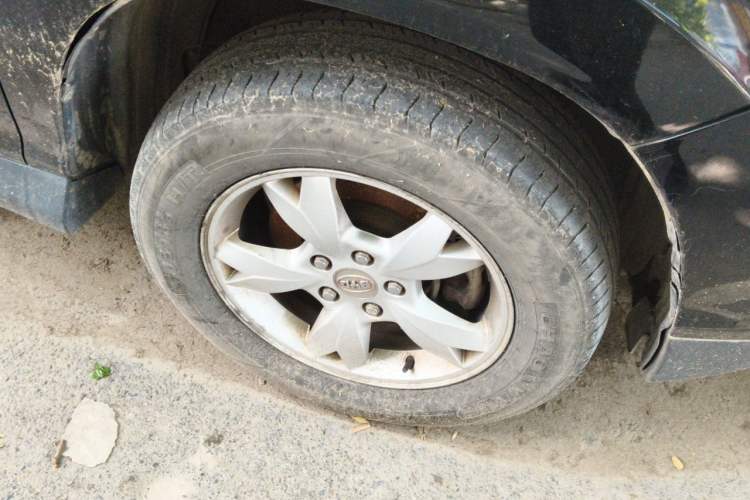 Used BYD S6 2013 Platinum Edition 2.0L Manual Luxury Model Right Front Wheel Hub