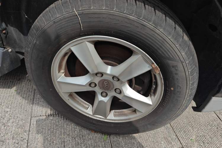 Used BYD S6 2013 Platinum Edition 2.0L Manual Luxury Model Right Front Wheel Hub