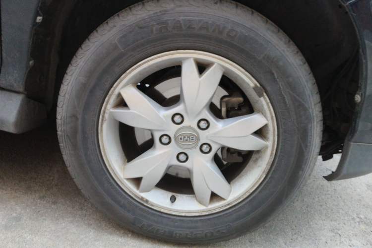 Used BYD S6 2013 Jingyue Edition 2.0L Manual Luxury Model 5 Seats Right Front Wheel Hub