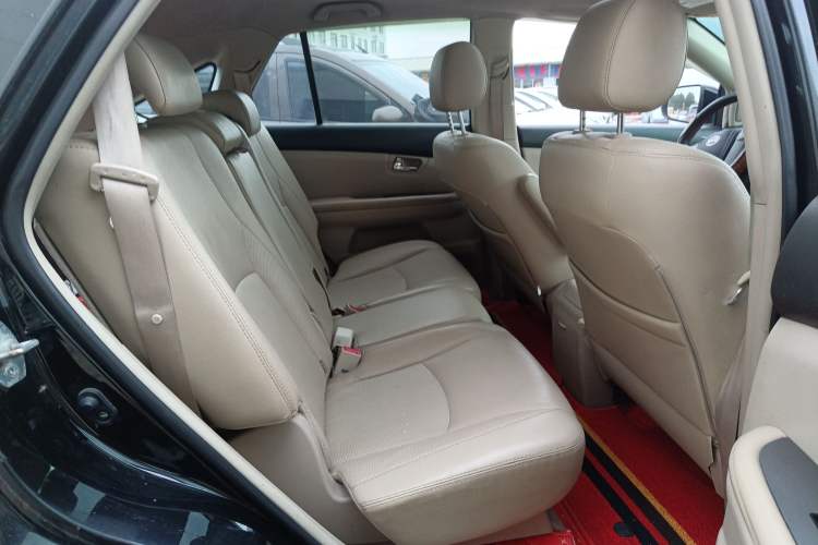 Used BYD S6 2013 Platinum Edition 2.0L Manual Elite Model Right Rear Seat