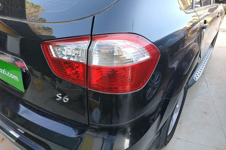 Used BYD S6 2013 Jingyue Edition 2.0L Manual Elite Model 5 Seats Right Rear Taillight