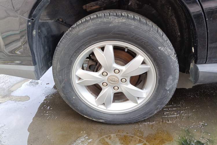 Used BYD S6 2013 Platinum Edition 2.0L Manual Elite Model Right Rear Wheel Hub