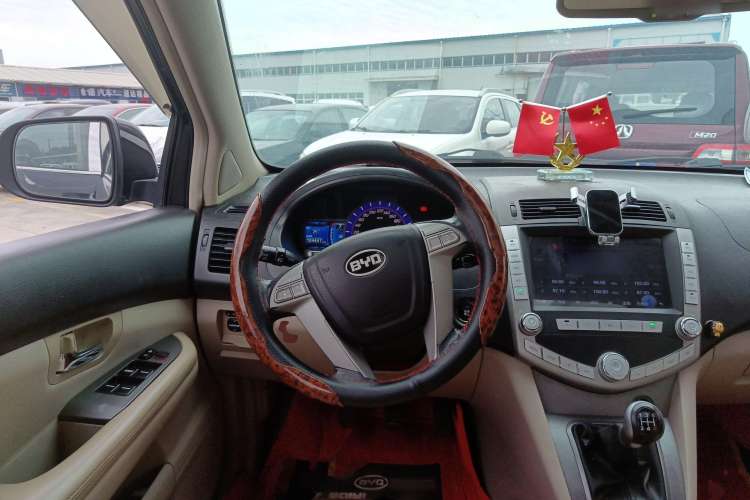 Used BYD S6 2013 Platinum Edition 2.0L Manual Elite Model Steering Wheel