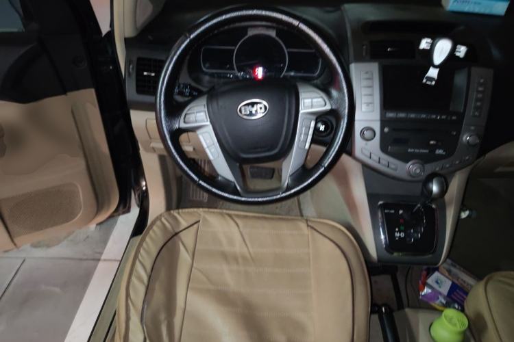 Used BYD S6 2013 Platinum Edition 2.4L Automatic Luxury Model Steering Wheel