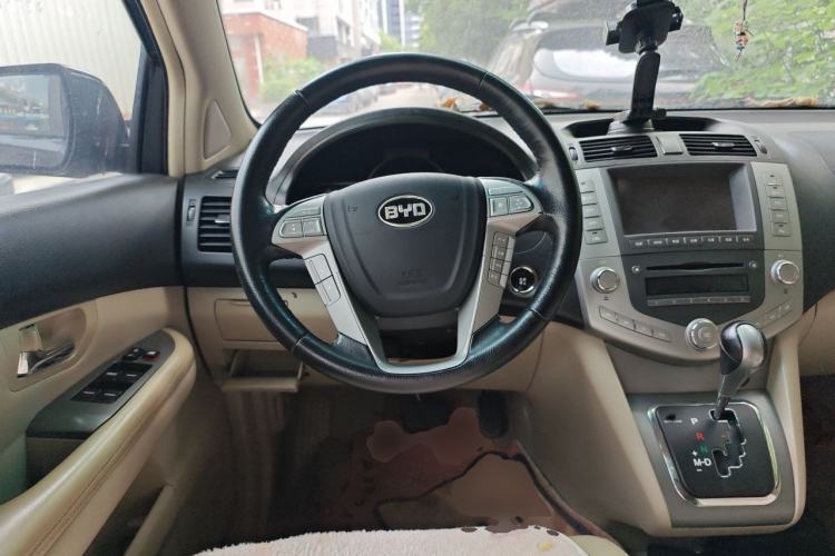Used BYD S6 2013 Platinum Edition 2.4L Automatic Prestige Model Steering Wheel