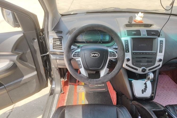 Used BYD S6 2013 Platinum Edition 2.4L Automatic Luxury Model Steering Wheel