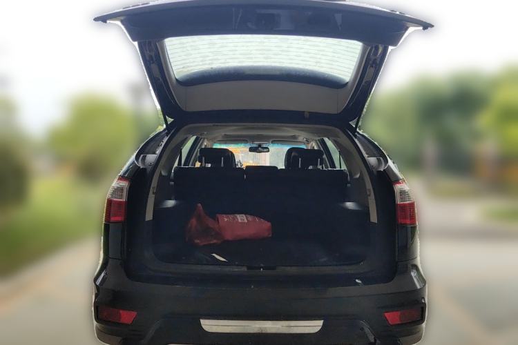 Used BYD S6 2013 Platinum Edition 2.0L Manual Elite Model Trunk