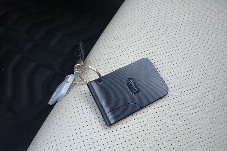 Used BYD S6 2013 Jingyue Edition 2.0L Manual Elite Model 5 Seats Vehicle Key