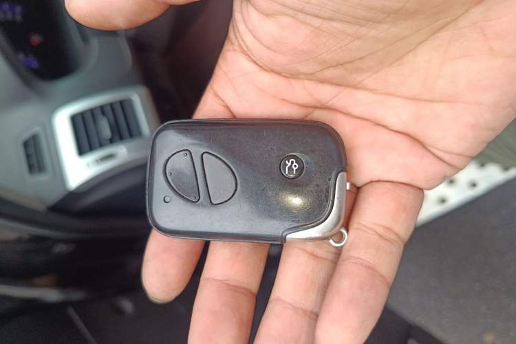 Used BYD S6 2013 Platinum Edition 2.4L Automatic Luxury Model Vehicle Key