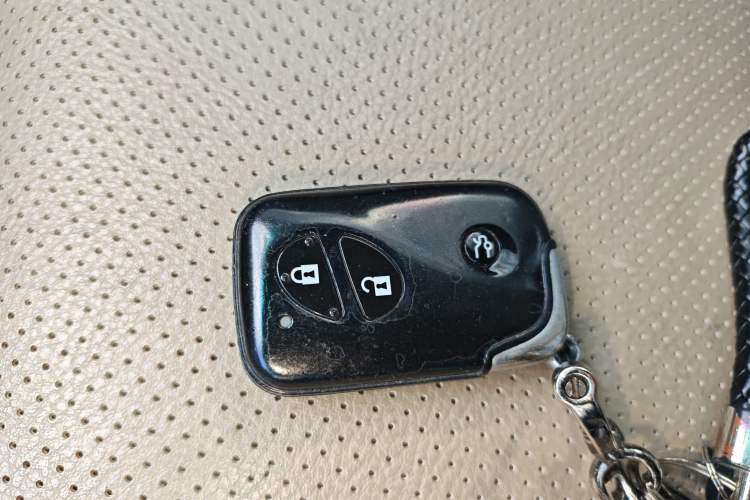 Used BYD S6 2013 Platinum Edition 2.4L Automatic Prestige Model Vehicle Key