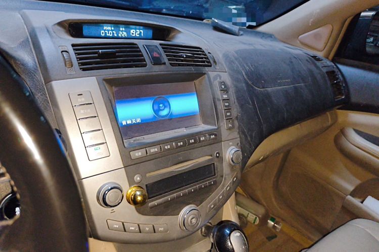 Used BYD S6 2013 Jingyue Edition 2.4L Automatic Luxury Model 5 Seats Audio And AC Panel