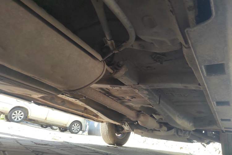 Used BYD S6 2013 Jingyue Edition 2.0L Manual Luxury Model 5 Seats Chassis Rear Right