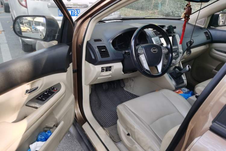 Used BYD S6 2013 Jingyue Edition 2.0L Manual Luxury Model 5 Seats Driver Seat