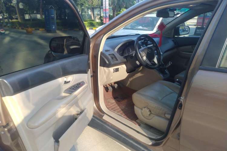 Used BYD S6 2013 Jingyue Edition 2.0L Manual Luxury Model 5 Seats Driver Seat