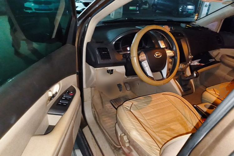 Used BYD S6 2013 Jingyue Edition 2.0L Manual Luxury Model 5 Seats Driver Seat
