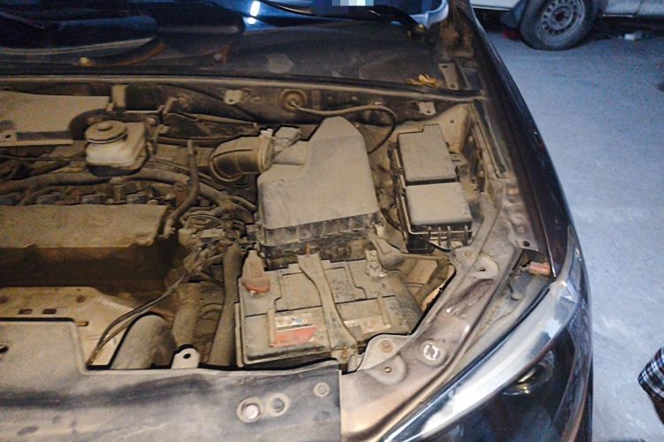 Used BYD S6 2013 Jingyue Edition 2.4L Automatic Luxury Model 5 Seats Engine Bay Left