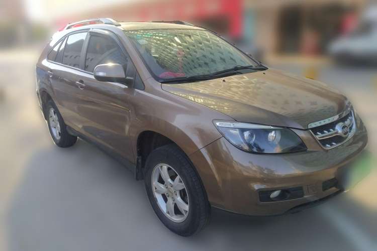 Used BYD S6 2013 Jingyue Edition 2.0L Manual Luxury Model 5 Seats Front Right 45 Deg