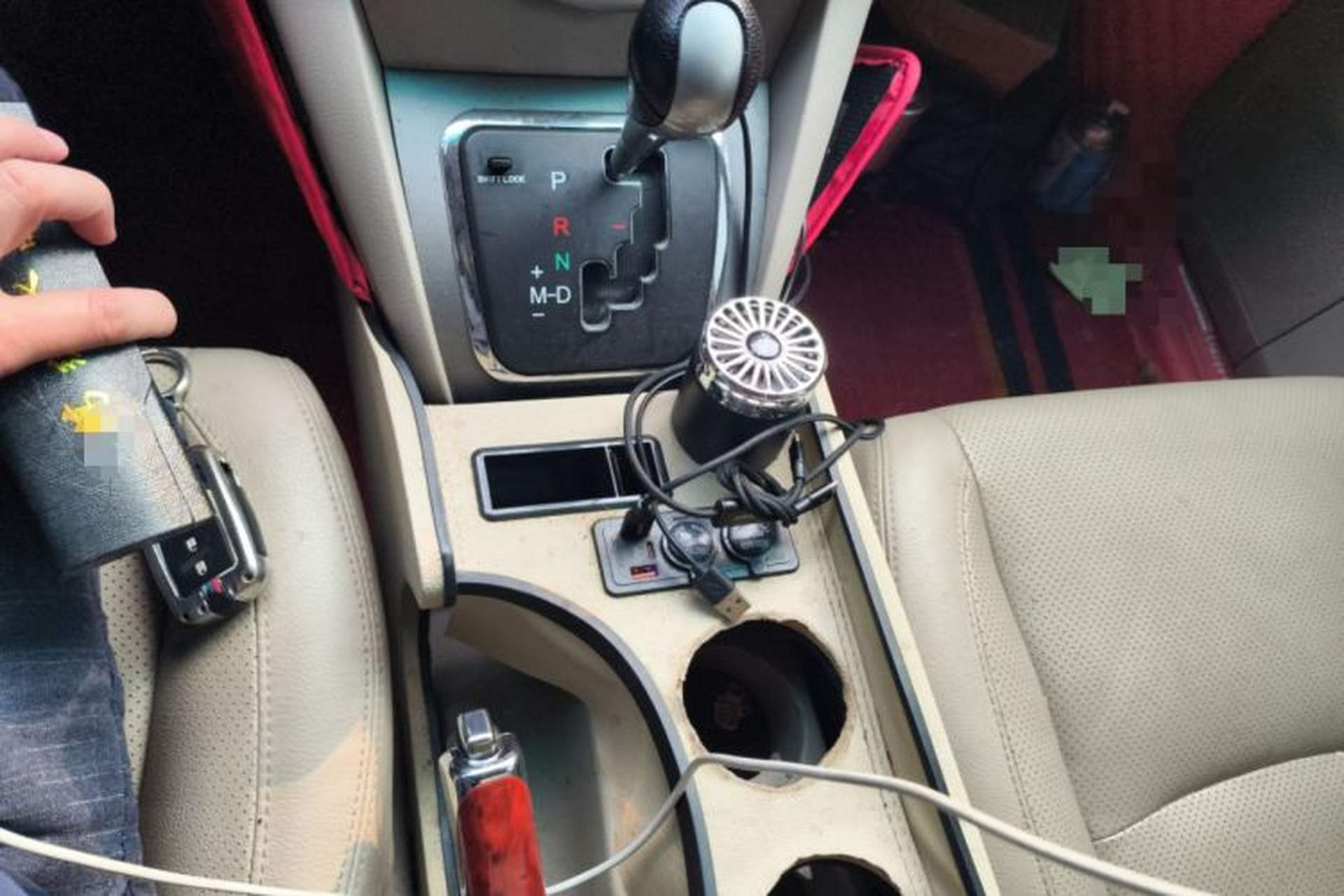Used BYD S6 2013 Jingyue Edition 2.4L Automatic Luxury Model 5 Seats Gear Lever