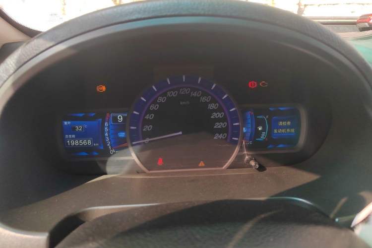 Used BYD S6 2013 Jingyue Edition 2.0L Manual Luxury Model 5 Seats Instrument Cluster
