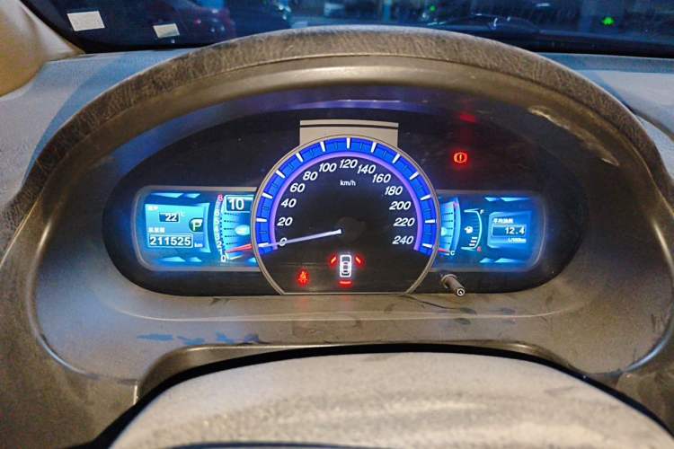 Used BYD S6 2013 Jingyue Edition 2.4L Automatic Luxury Model 5 Seats Instrument Cluster