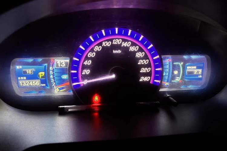 Used BYD S6 2013 Jingyue Edition 2.4L Automatic Luxury Model 5 Seats Instrument Cluster