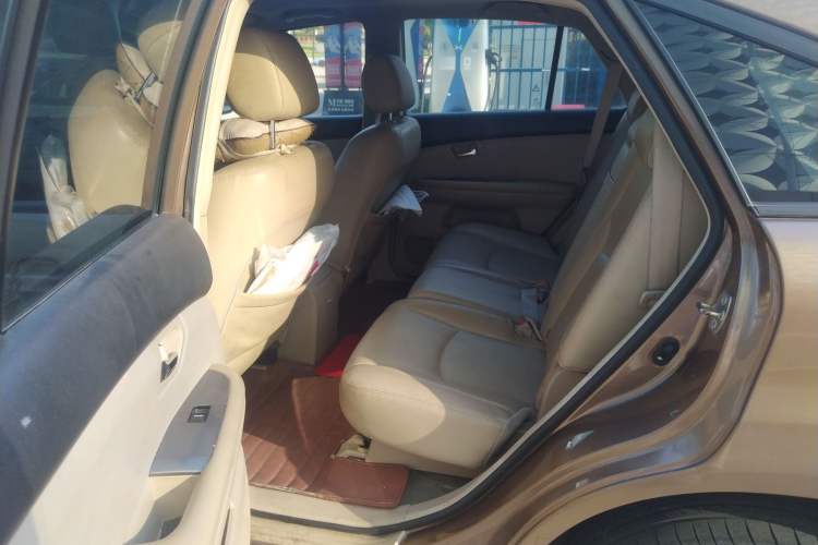 Used BYD S6 2013 Jingyue Edition 2.0L Manual Luxury Model 5 Seats Left Rear Seat