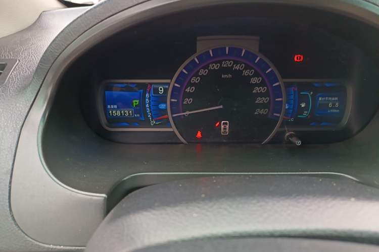 Used BYD S6 2013 Jingyue Edition 2.4L Automatic Luxury Model 5 Seats Odometer Close Up