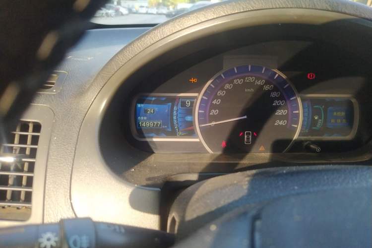 Used BYD S6 2013 Jingyue Edition 2.0L Manual Luxury Model 5 Seats Odometer Close Up