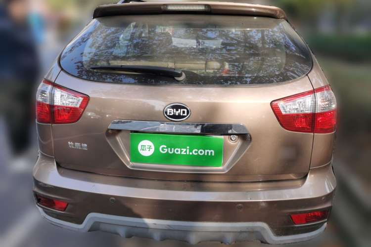 Used BYD S6 2013 Jingyue Edition 2.0L Manual Luxury Model 5 Seats Rear