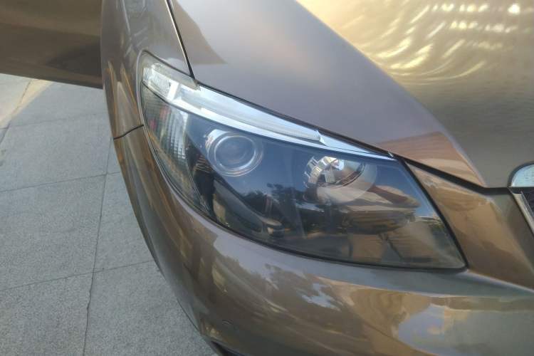 Used BYD S6 2013 Jingyue Edition 2.0L Manual Luxury Model 5 Seats Right Front Headlight
