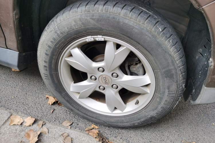 Used BYD S6 2013 Jingyue Edition 2.0L Manual Luxury Model 5 Seats Right Front Wheel Hub