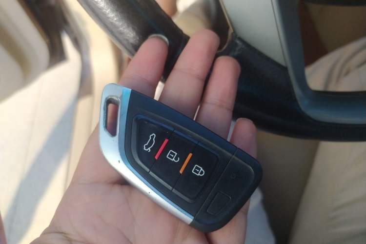 Used BYD S6 2013 Jingyue Edition 2.0L Manual Luxury Model 5 Seats Vehicle Key