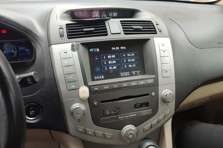 Used BYD S6 2013 Platinum Edition 2.4L Automatic Luxury Model Audio And AC Panel