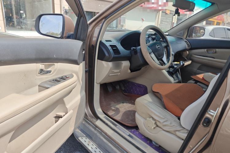 Used BYD S6 2013 Platinum Edition 2.0L Manual Luxury Model Driver Seat