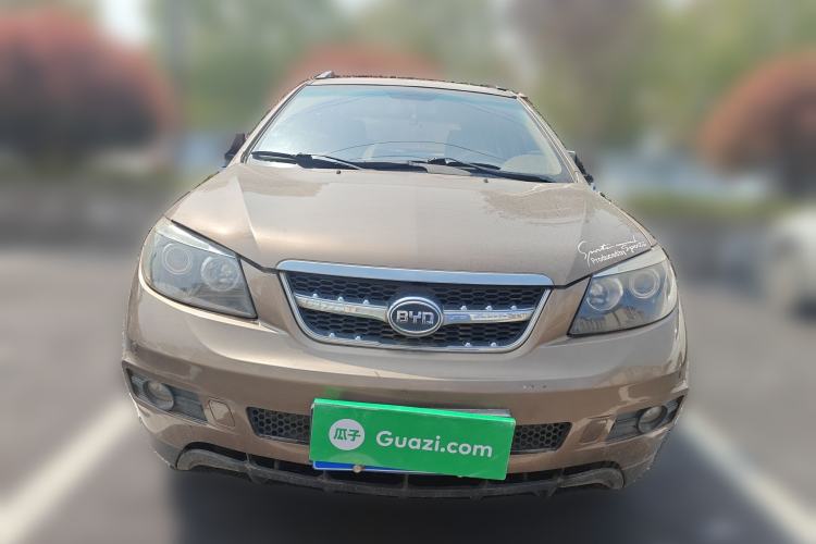 Used BYD S6 2013 Platinum Edition 2.0L Manual Luxury Model Front