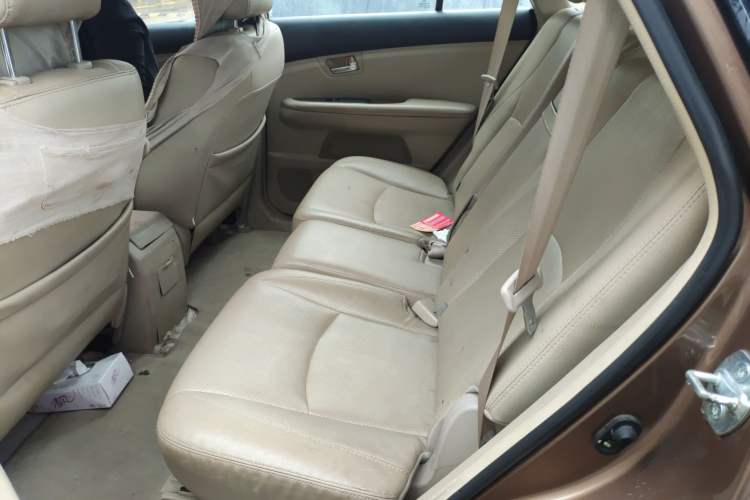 Used BYD S6 2013 Platinum Edition 2.4L Automatic Luxury Model Left Rear Seat