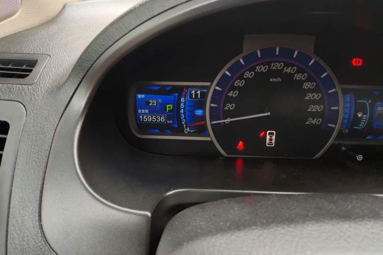 Used BYD S6 2013 Platinum Edition 2.4L Automatic Luxury Model Odometer Close Up