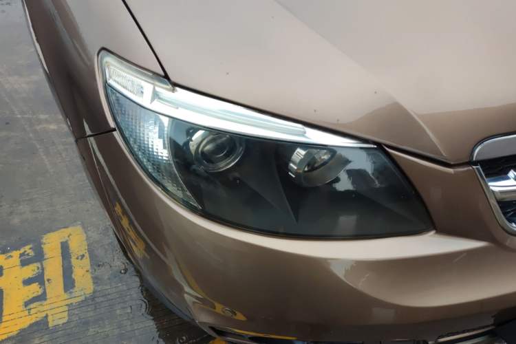 Used BYD S6 2013 Platinum Edition 2.4L Automatic Luxury Model Right Front Headlight
